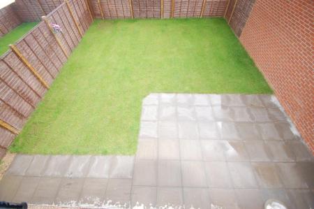 3 bedroom Detached house to let in Sutton Crescent, Barton-under-Needwood, DE13