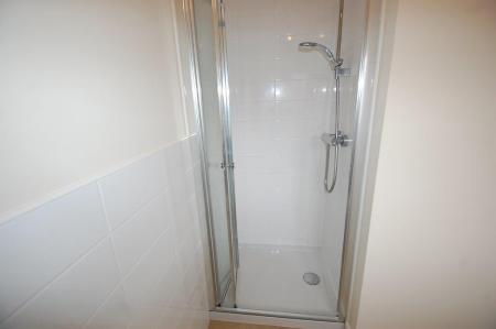 3 bedroom Detached house to let in Sutton Crescent, Barton-under-Needwood, DE13