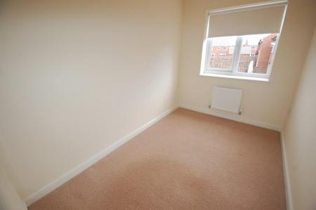 3 bedroom Detached house to let in Sutton Crescent, Barton-under-Needwood, DE13