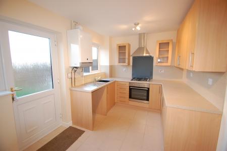 2 bedroom Town house to let in Cedar Road, Swadlincote, Castle Gresley, DE11