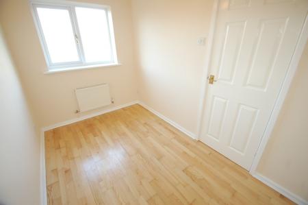 2 bedroom Town house to let in Cedar Road, Swadlincote, Castle Gresley, DE11
