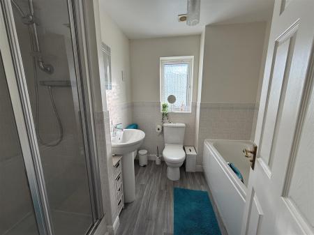 4 bedroom Detached house for sale in Blueberry Way, Woodville, Swadlincote