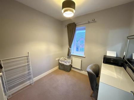 3 bedroom Semi-detached house for sale in Henley Grove, Church Gresley, Swadlincote