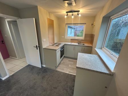 1 bedroom Flat to let in Alexandra Road, Winshill, Burton upon Trent, DE15