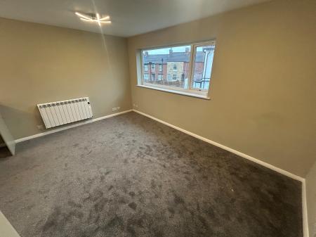 1 bedroom Flat to let in Alexandra Road, Winshill, Burton upon Trent, DE15