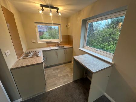 1 bedroom Flat to let in Alexandra Road, Winshill, Burton upon Trent, DE15