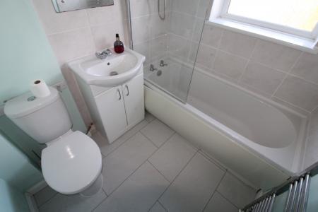 2 bedroom Semi-detached house to let in The Grange, Staffordshire, Burton upon Trent, DE14