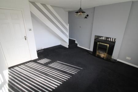 2 bedroom Semi-detached house to let in The Grange, Staffordshire, Burton upon Trent, DE14