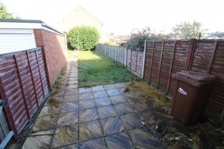 2 bedroom Semi-detached house to let in The Grange, Staffordshire, Burton upon Trent, DE14