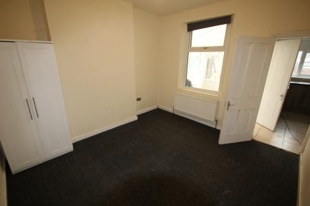 3 bedroom Detached house to let in Sydney Street, Staffordshire, Burton upon Trent, DE14