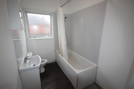 3 bedroom Detached house to let in Sydney Street, Staffordshire, Burton upon Trent, DE14