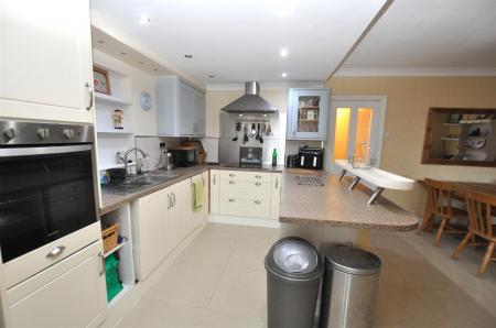 3 bedroom Town house for sale in Park Lane, Tutbury, Burton-On-Trent