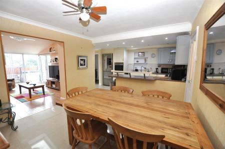 3 bedroom Town house for sale in Park Lane, Tutbury, Burton-On-Trent