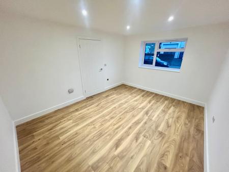 1 bedroom Flat to let in Edward St, Staffordshire, Burton upon Trent, DE14