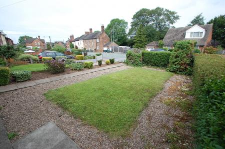 3 bedroom House to let in Woods Lane, Stapenhill, DE15