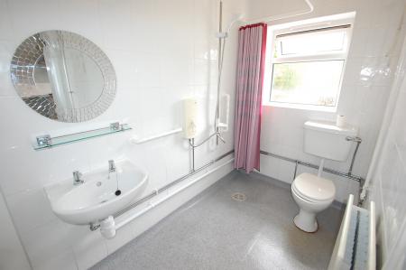 3 bedroom House to let in Woods Lane, Stapenhill, DE15