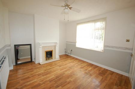 3 bedroom House to let in Woods Lane, Stapenhill, DE15