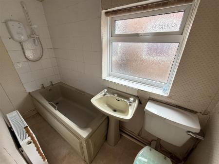3 bedroom Terraced House for sale in Anglesey Road, Burton-On-Trent