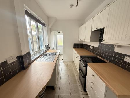 3 bedroom Terraced House for sale in Anglesey Road, Burton-On-Trent