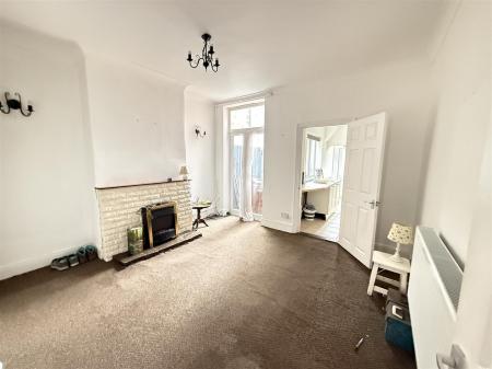 3 bedroom Terraced House for sale in Anglesey Road, Burton-On-Trent