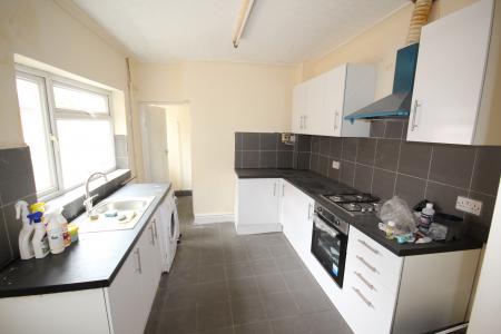 3 bedroom House to let in Derby Road, Staffordshire, Burton upon Trent, DE14