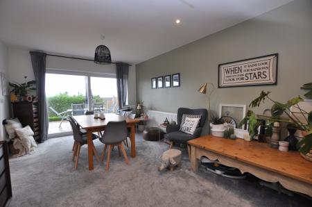 3 bedroom Detached house to let in Dalebrook Road, Burton Upon Trent, Winshill, DE15