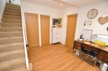 3 bedroom Detached house to let in Dalebrook Road, Burton Upon Trent, Winshill, DE15