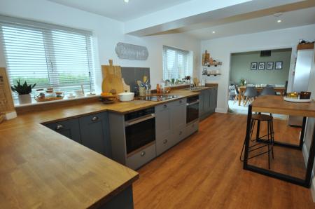 3 bedroom Detached house to let in Dalebrook Road, Burton Upon Trent, Winshill, DE15