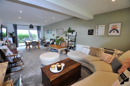 3 bedroom Detached house to let in Dalebrook Road, Burton Upon Trent, Winshill, DE15