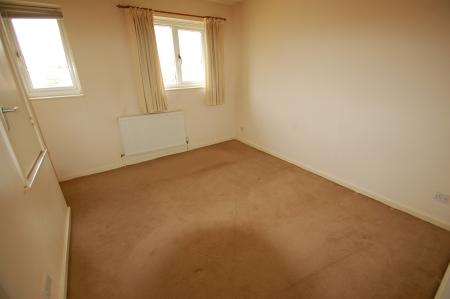 2 bedroom House to let in The Cloisters, Stapenhill, DE15