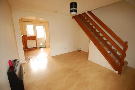 2 bedroom House to let in The Cloisters, Stapenhill, DE15