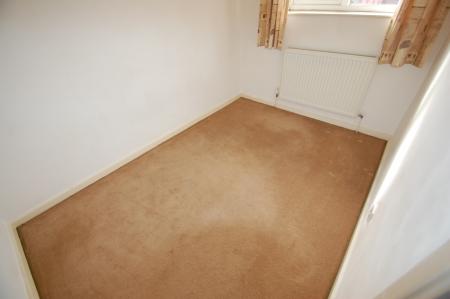 2 bedroom House to let in The Cloisters, Stapenhill, DE15