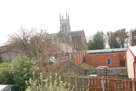 2 bedroom House to let in The Cloisters, Stapenhill, DE15