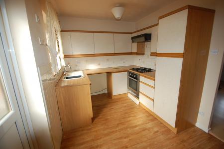 2 bedroom House to let in The Cloisters, Stapenhill, DE15