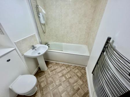 2 bedroom Apartment to let in Tiger Court, Burton upon Trent, DE14