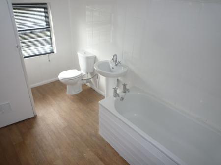 2 bedroom Terraced House to let in St Pauls Street, Staffordshire, Burton upon Trent, DE14