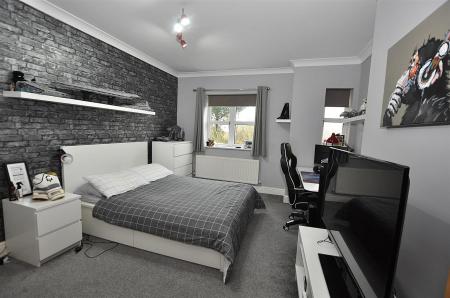 4 bedroom Detached house for sale in Alderson Drive, Stretton, Burton-On-Trent