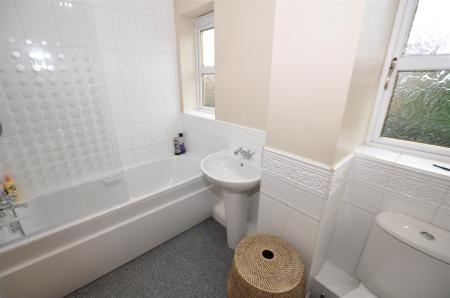 4 bedroom Detached house for sale in Alderson Drive, Stretton, Burton-On-Trent