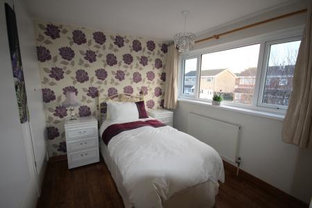 3 bedroom Semi-detached house to let in Waverley Lane, Staffordshire, Burton upon Trent, DE14