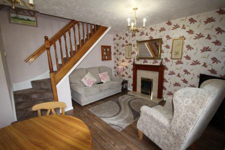 3 bedroom Semi-detached house to let in Waverley Lane, Staffordshire, Burton upon Trent, DE14