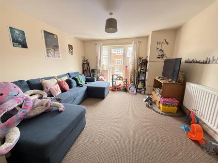 2 bedroom Apartment for sale in Pipers Way, Burton-On-Trent