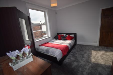 4 bedroom Flat to let in Campion Street, Derby, DE22