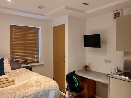 1 bedroom Flat to let in The Priory