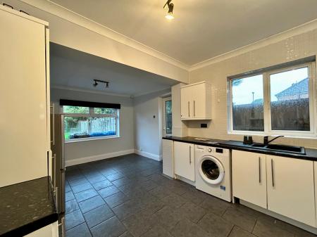 3 bedroom Semi-detached house to let in Baker Street, Alvaston, DE24