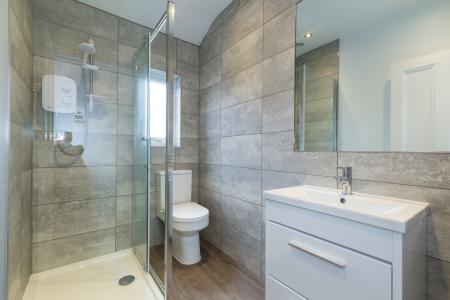 6 bedroom Terraced House to let in Broadway