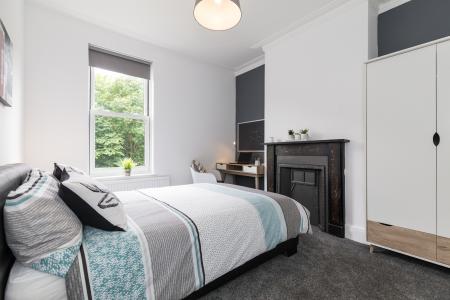 6 bedroom Terraced House to let in Broadway