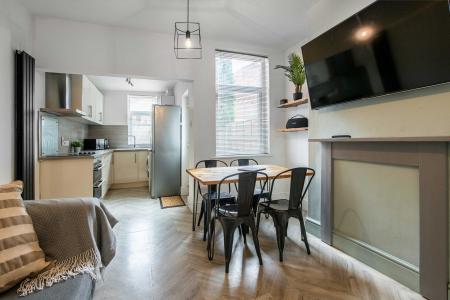 4 bedroom Terraced House to let in Campion Street, Derby, DE22