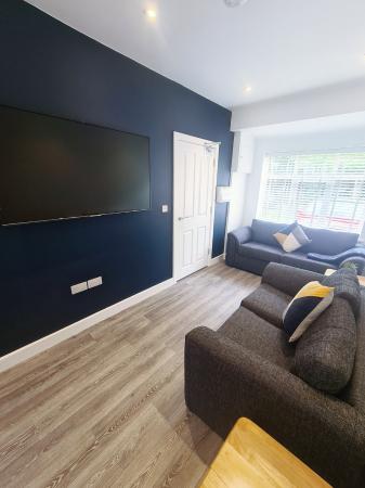 5 bedroom Flat to let in Kedleston Old Road, Derby, DE22
