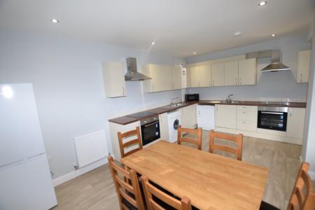 7 bedroom Semi-detached house to let in Slater Avenue, Derby, DE1