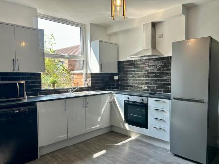 5 bedroom Semi-detached house to let in Ashbourne Road, Derby, DE22